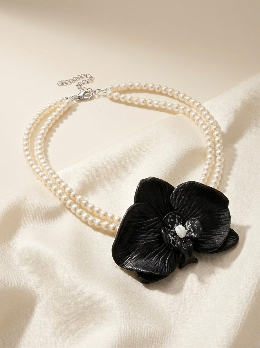Hepburn Necklace - Orchid Pearl Choker